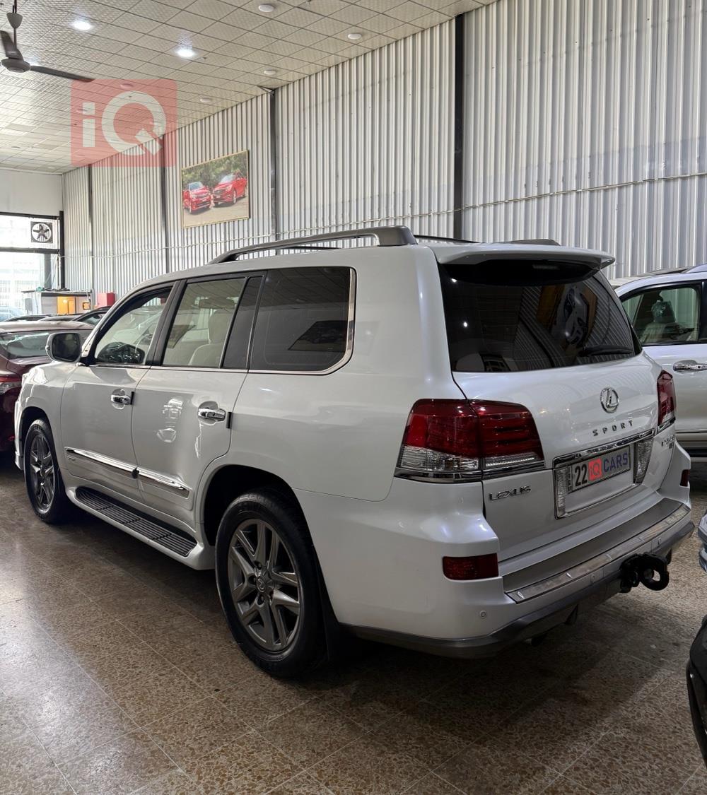 Lexus LX